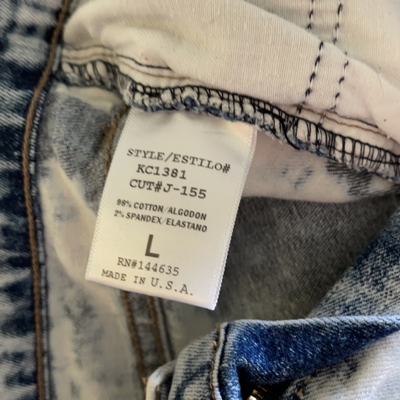 High wasted fringe shorts - Picture 3 of 3